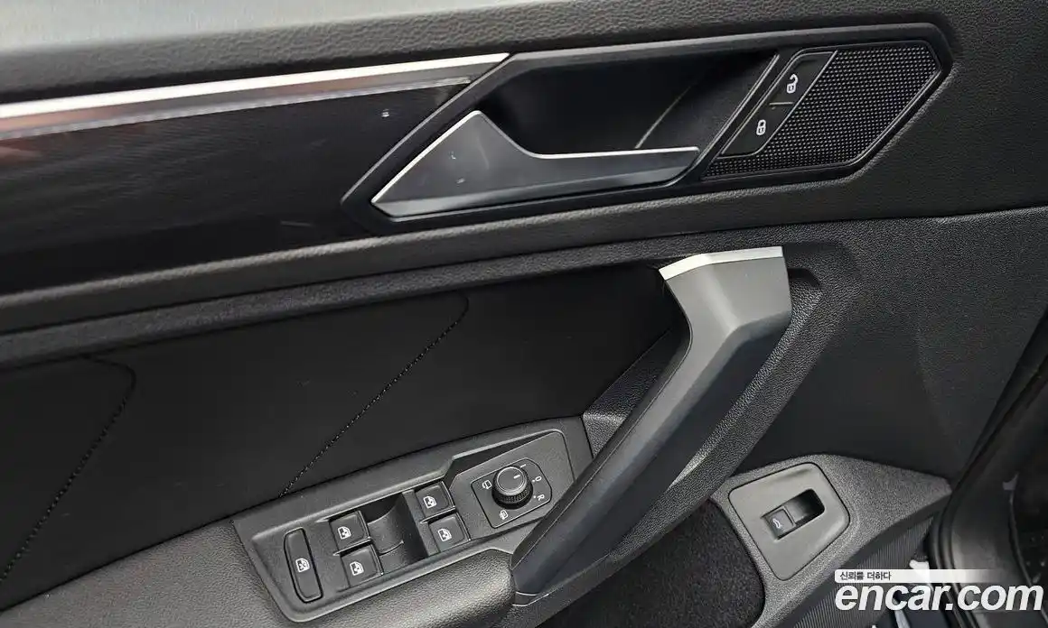 Volkswagen Tiguan 2020 2.0 гидро в Москве № 1350301, фото 16