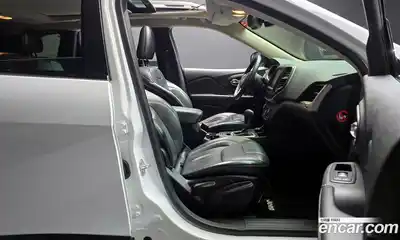 Jeep Cherokee 2016 2.2 гидро в Москве № 1350612, миниатюра 11