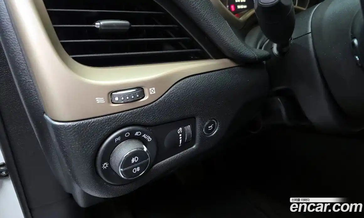 Jeep Cherokee 2016 2.2 гидро в Москве № 1350612, фото 18