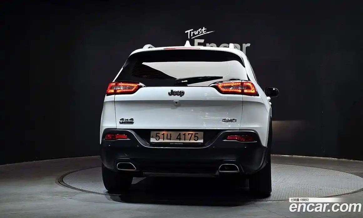 Jeep Cherokee 2016 2.2 гидро в Москве № 1350612, фото 4