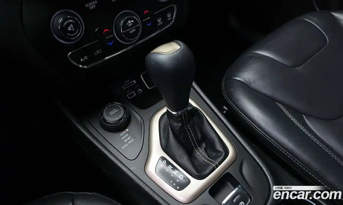 Jeep Cherokee 2016 2.2 гидро в Москве № 1350612, фото 9