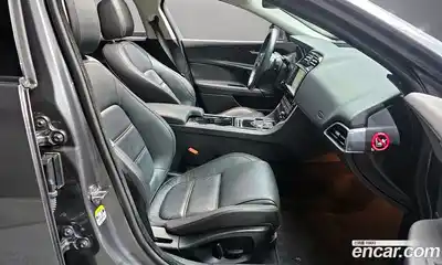Jaguar XE 2016 2.0 гидро в Москве № 1351119, миниатюра 11