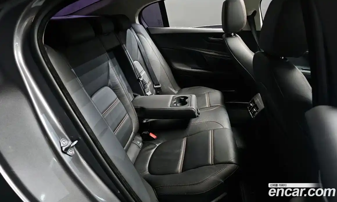 Jaguar XE 2016 2.0 гидро в Москве № 1351119, фото 12