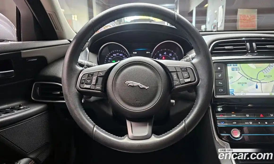 Jaguar XE 2016 2.0 гидро в Москве № 1351119, фото 13