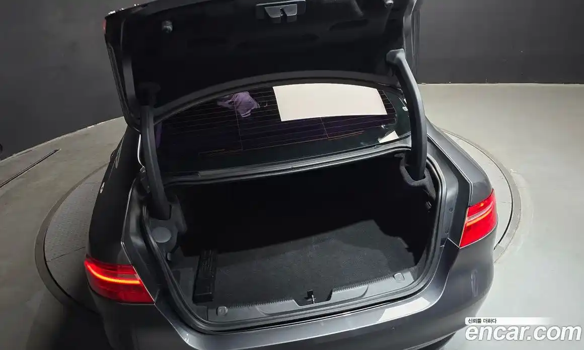 Jaguar XE 2016 2.0 гидро в Москве № 1351119, фото 20