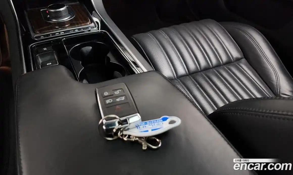 Jaguar XF 2017 2.0 гидро в Москве № 1351139, фото 17