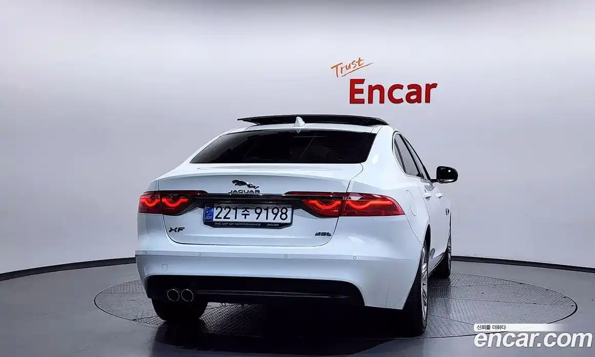 Jaguar XF 2017 2.0 гидро в Москве № 1351139, фото 4