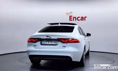 Jaguar XF 2017 2.0 гидро в Москве № 1351139, миниатюра 4