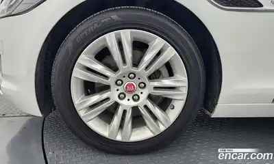 Jaguar XF 2017 2.0 гидро в Москве № 1351139, миниатюра 5