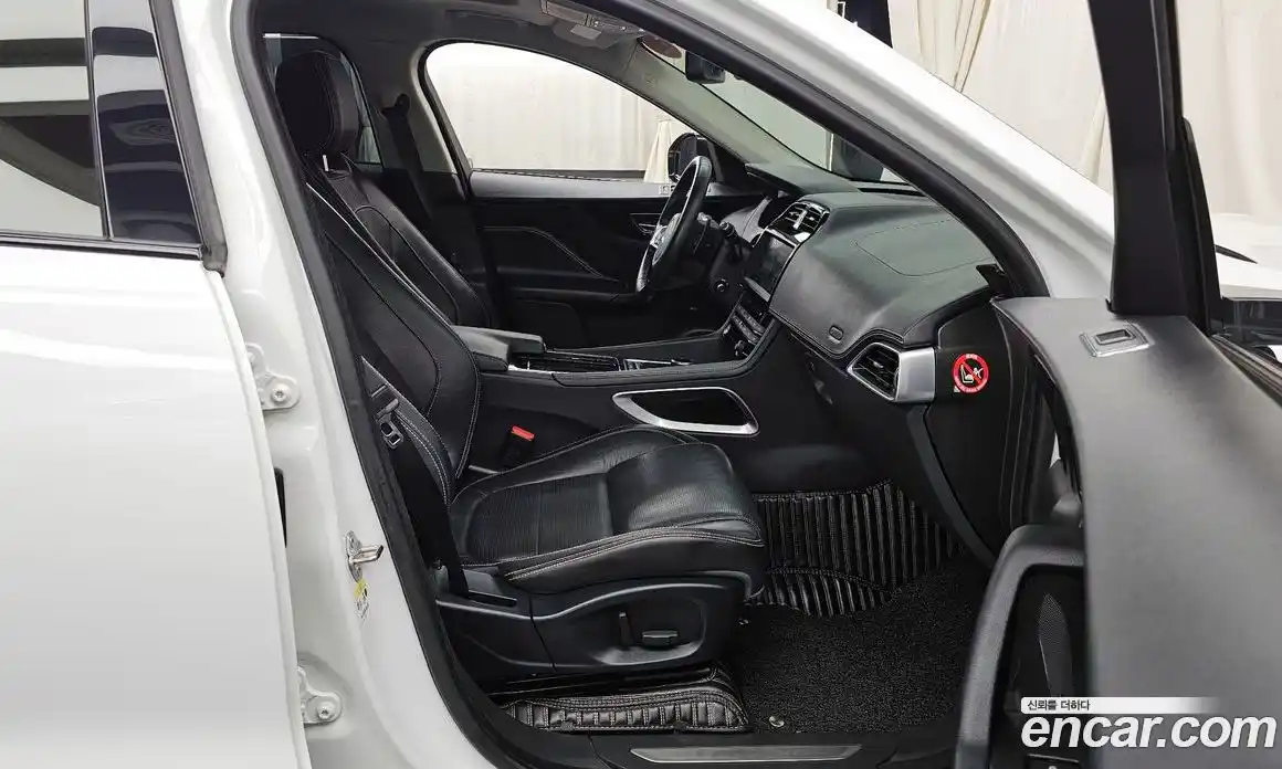 Jaguar F-Pace 2017 2.0 гидро в Москве № 1351140, фото 11