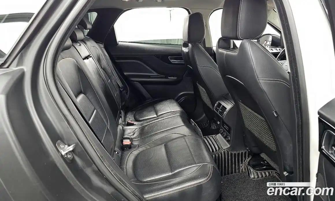 Jaguar F-Pace 2017 2.0 гидро в Москве № 1351140, фото 12