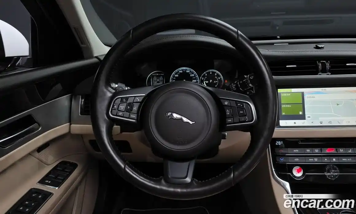Jaguar XF 2016 2.0 гидро в Москве № 1351141, фото 12