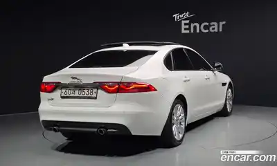 Jaguar XF 2016 2.0 гидро в Москве № 1351141, миниатюра 2