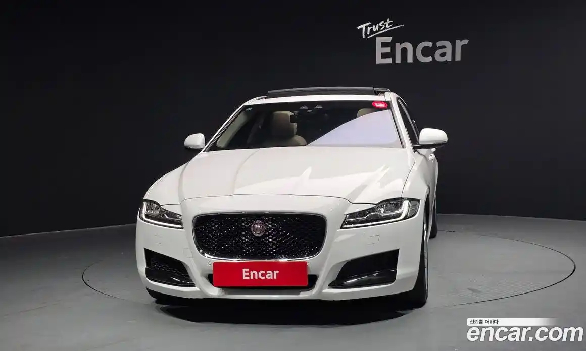 Jaguar XF 2016 2.0 гидро в Москве № 1351141, фото 3