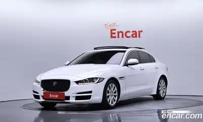 Jaguar XE, 2016