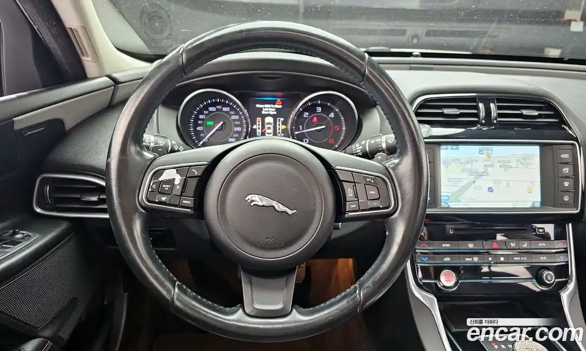 Jaguar XE 2016 2.0 гидро в Москве № 1351143, фото 13