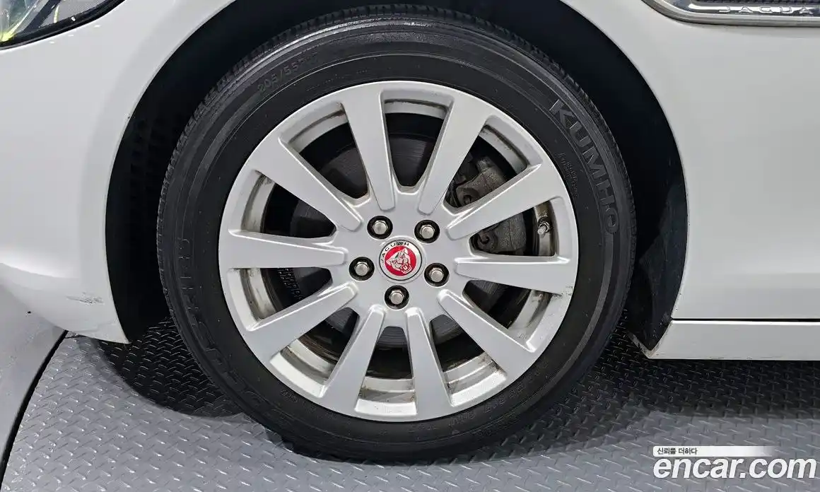 Jaguar XE 2016 2.0 гидро в Москве № 1351143, фото 5