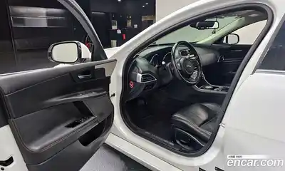 Jaguar XE 2016 2.0 гидро в Москве № 1351143, миниатюра 10