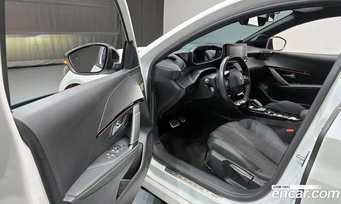 Peugeot 208 2022 0.1 гидро в Москве № 305225, фото 11