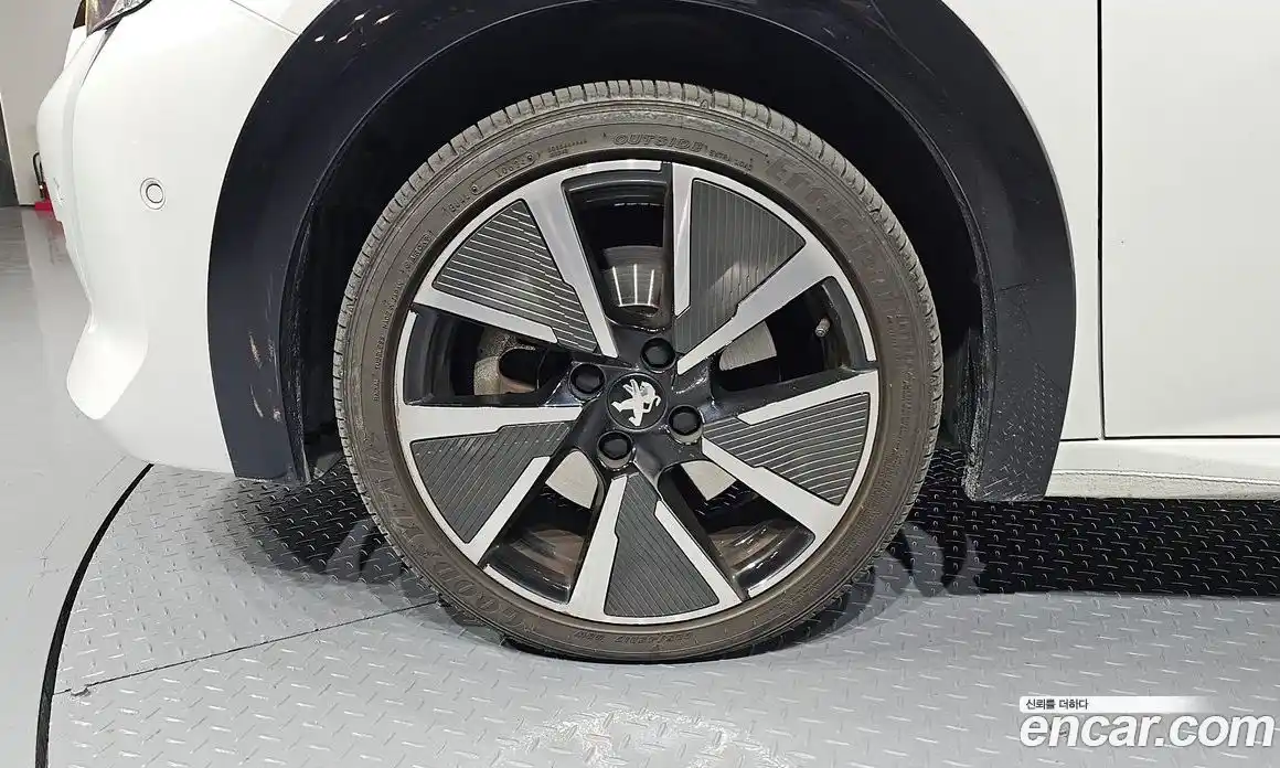 Peugeot 208 2022 0.1 гидро в Москве № 305225, фото 5