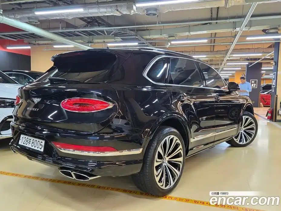 Bentley Bentayga 2021 4.0 гидро в Москве № 366544, фото 12