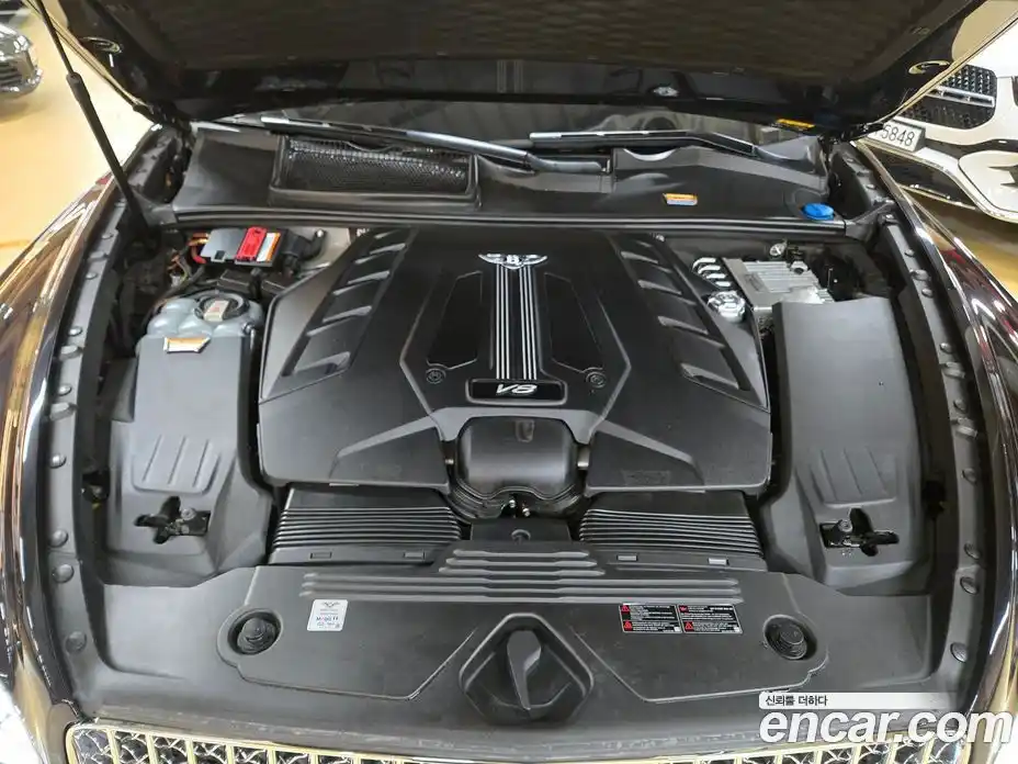 Bentley Bentayga 2021 4.0 гидро в Москве № 366544, фото 3