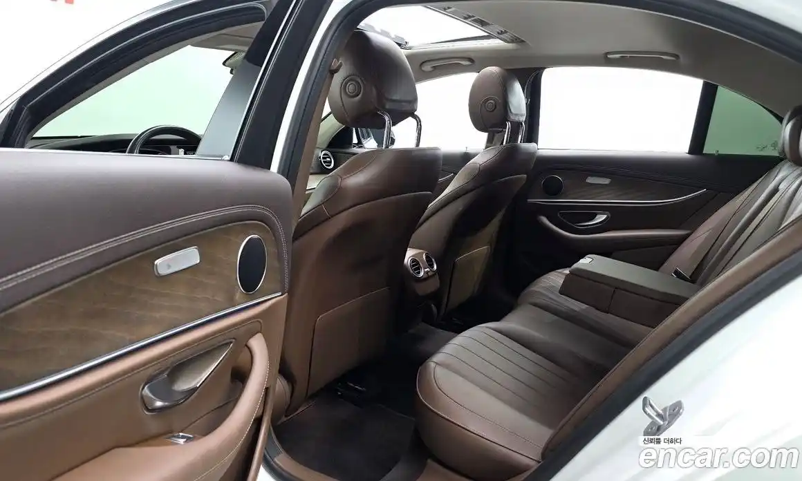 Mercedes-Benz E-Class 2018 1.9 гидро в Москве № 1322159, фото 11
