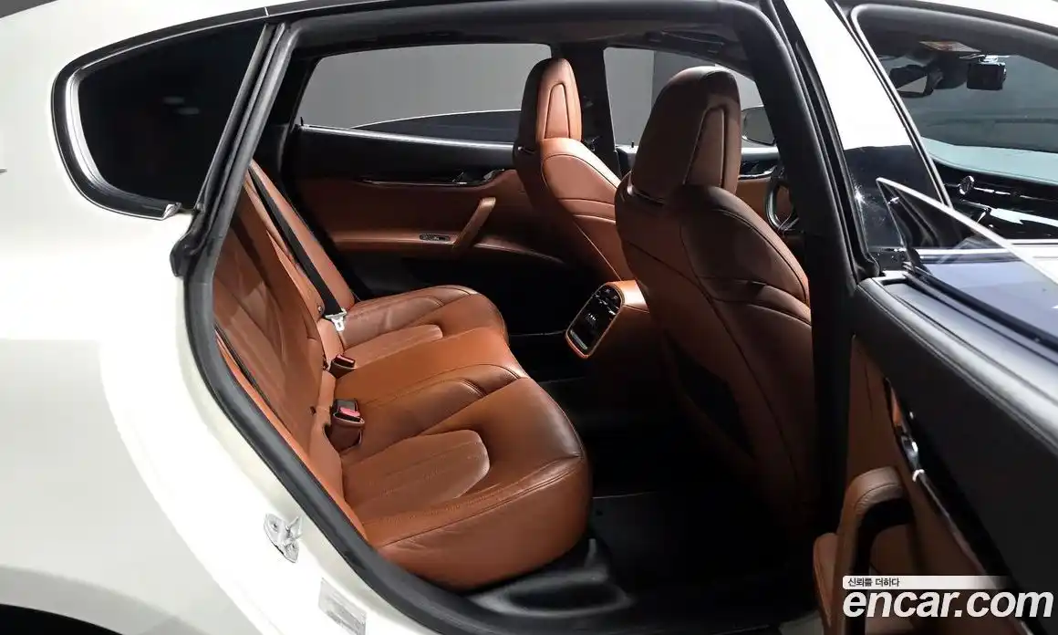 Maserati Quattroporte 2017 3.0 гидро в Москве № 1324243, фото 11