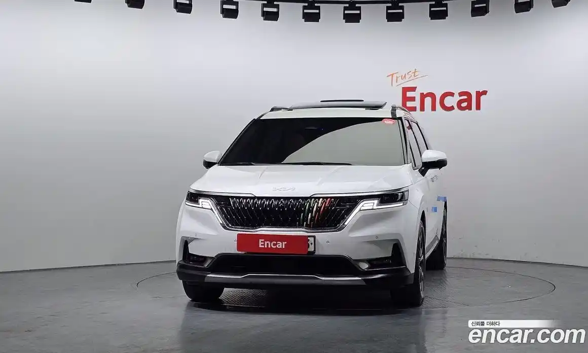 Kia Canival 2023 2.2 Автомат в Москве № 1342736, фото 3