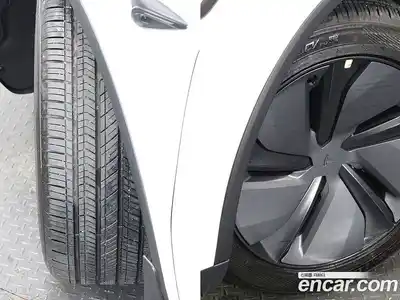 Tesla Model Y 2025 гидро в Москве № 1349958, миниатюра 5