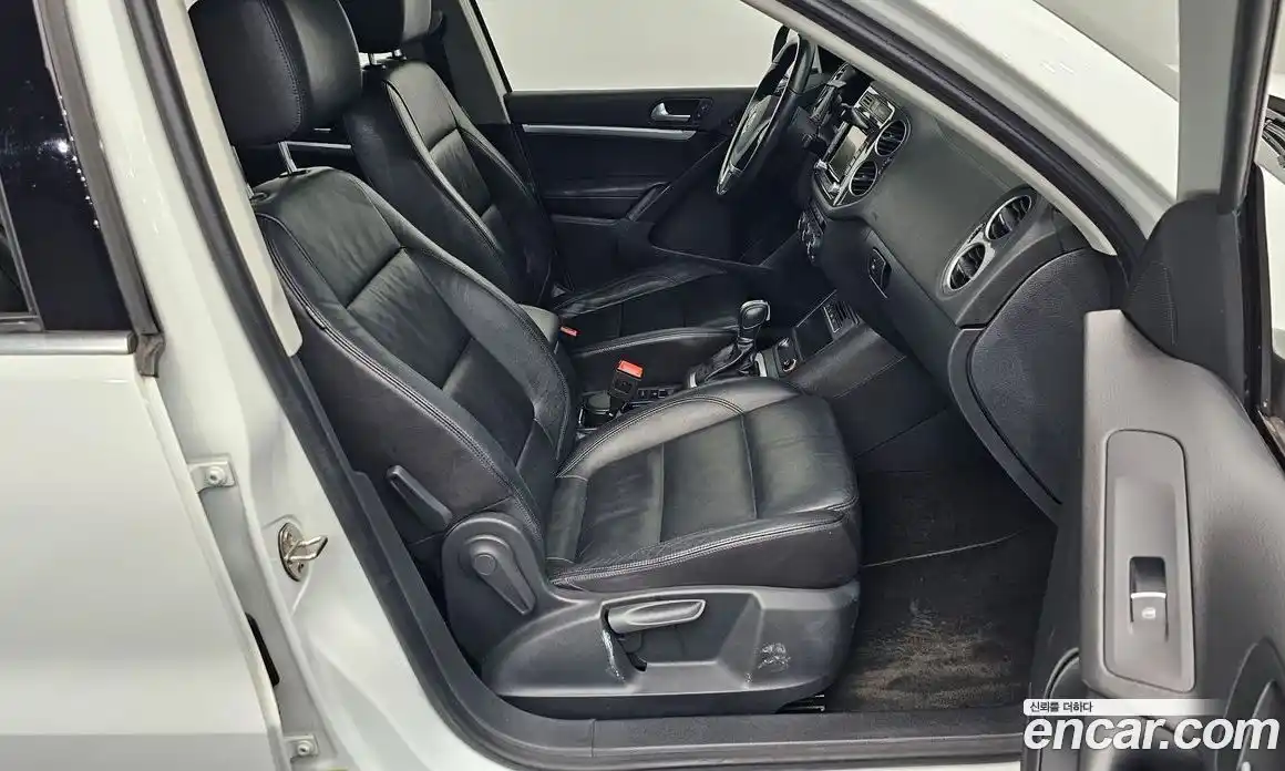 Volkswagen Tiguan 2016 2.0 гидро в Москве № 1350328, фото 11
