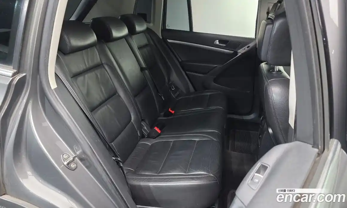 Volkswagen Tiguan 2012 2.0 гидро в Москве № 1350475, фото 12