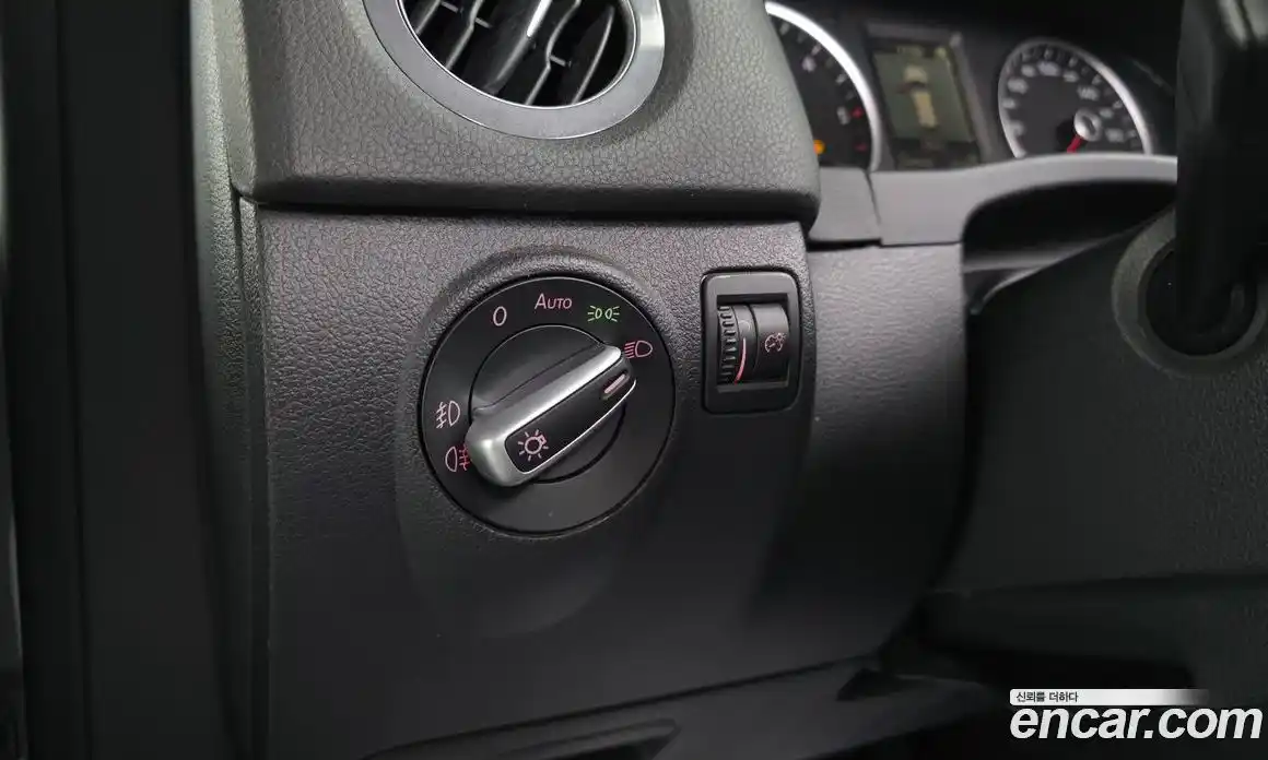 Volkswagen Tiguan 2012 2.0 гидро в Москве № 1350475, фото 18