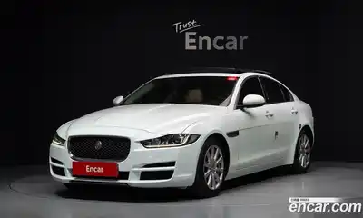Jaguar XE, 2017