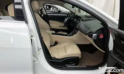 Jaguar XE 2017 2.0 гидро в Москве № 1351159, миниатюра 11