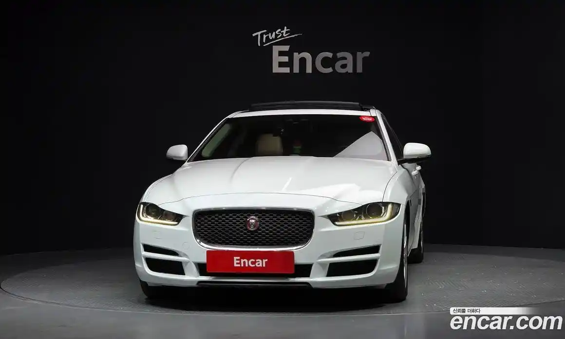 Jaguar XE 2017 2.0 гидро в Москве № 1351159, фото 3