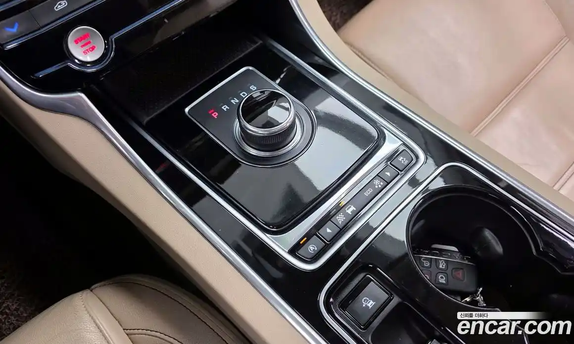 Jaguar XE 2017 2.0 гидро в Москве № 1351159, фото 9