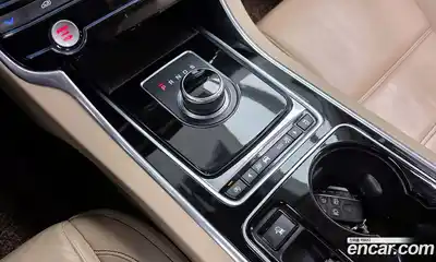 Jaguar XE 2017 2.0 гидро в Москве № 1351159, миниатюра 9