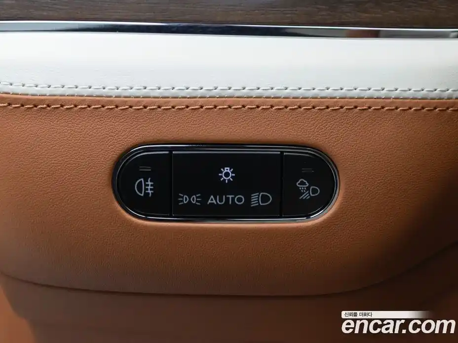 Bentley Bentayga 2024 4.0 гидро в Москве № 1351400, фото 14