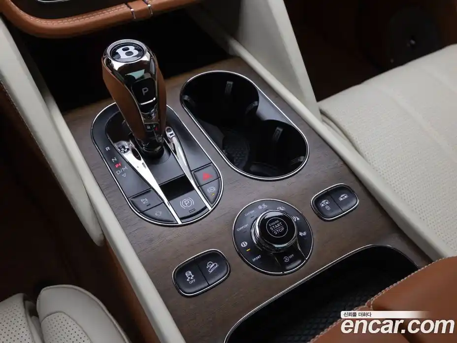 Bentley Bentayga 2024 4.0 гидро в Москве № 1351400, фото 15