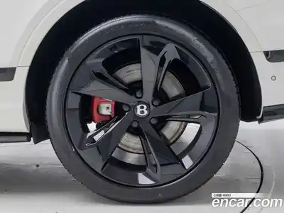 Bentley Bentayga 2024 4.0 гидро в Москве № 1351400, миниатюра 5