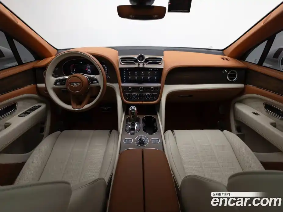 Bentley Bentayga 2024 4.0 гидро в Москве № 1351400, фото 6