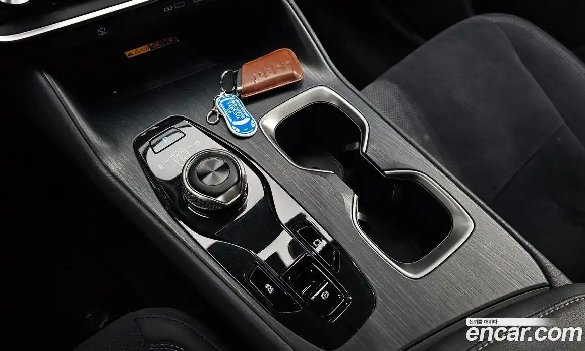 Lexus RZ 2023 0.2 гидро в Москве № 198880, фото 9