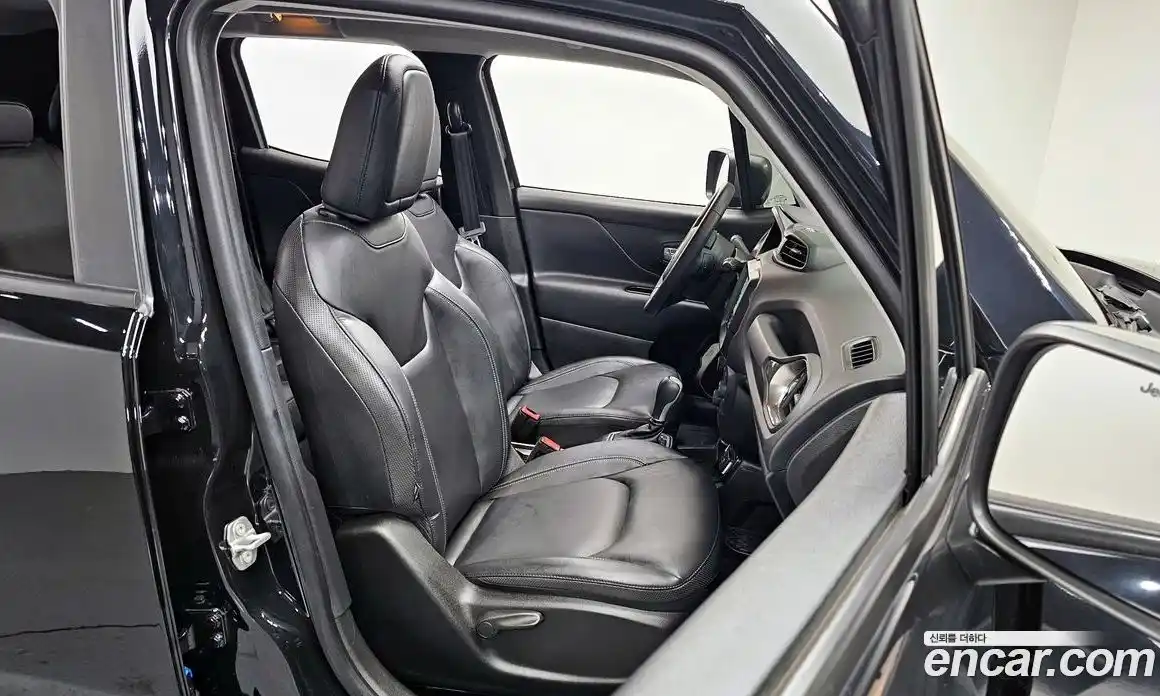 Jeep Renegade 2021 2.4 гидро в Москве № 232286, фото 12