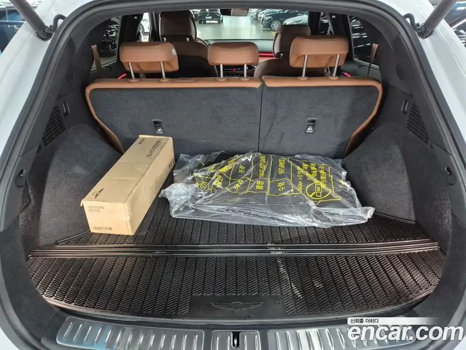 Genesis GV70 2024 2.5 гидро в Москве № 1399606, фото 9