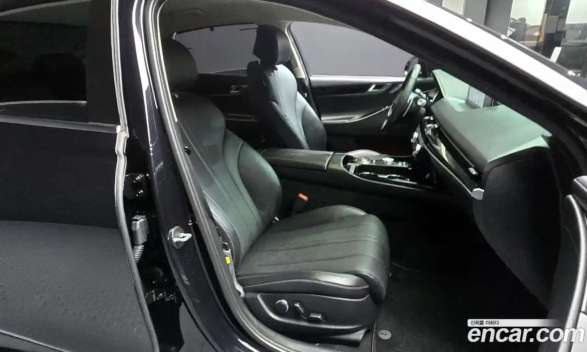 Genesis G80 2023 2.5 гидро в Москве, фото 12