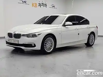 BMW 3-Series 320i Luxury