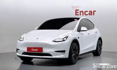 Tesla Model Y, 2024