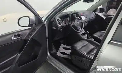 Volkswagen Tiguan 2010 2.0 гидро в Москве № 1405624, миниатюра 11