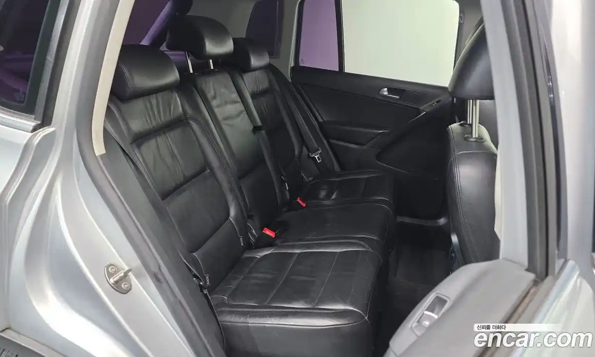 Volkswagen Tiguan 2010 2.0 гидро в Москве № 1405624, фото 12